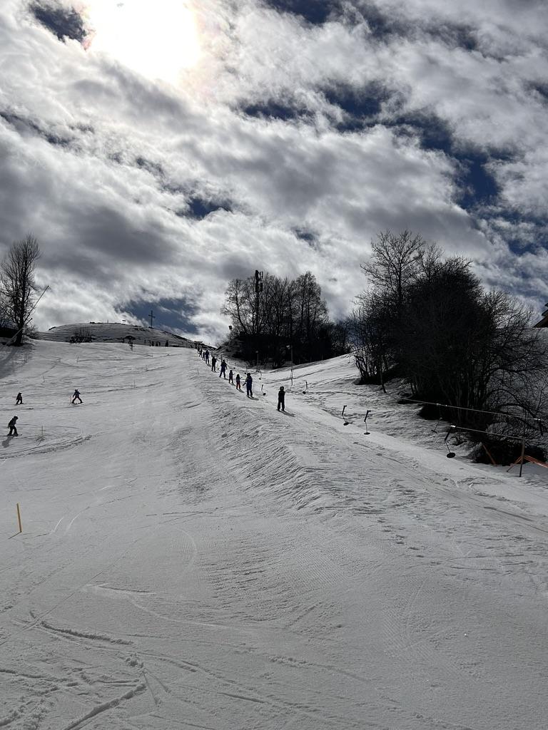 Übungshang mit Skilift